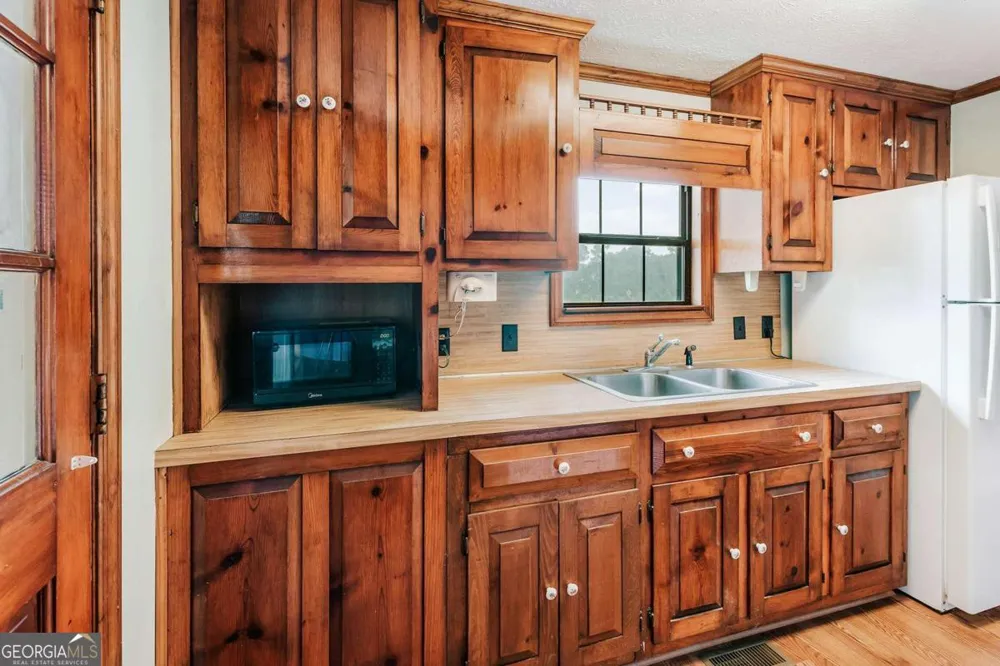 621 Elberton RD Lexington, GA 30648