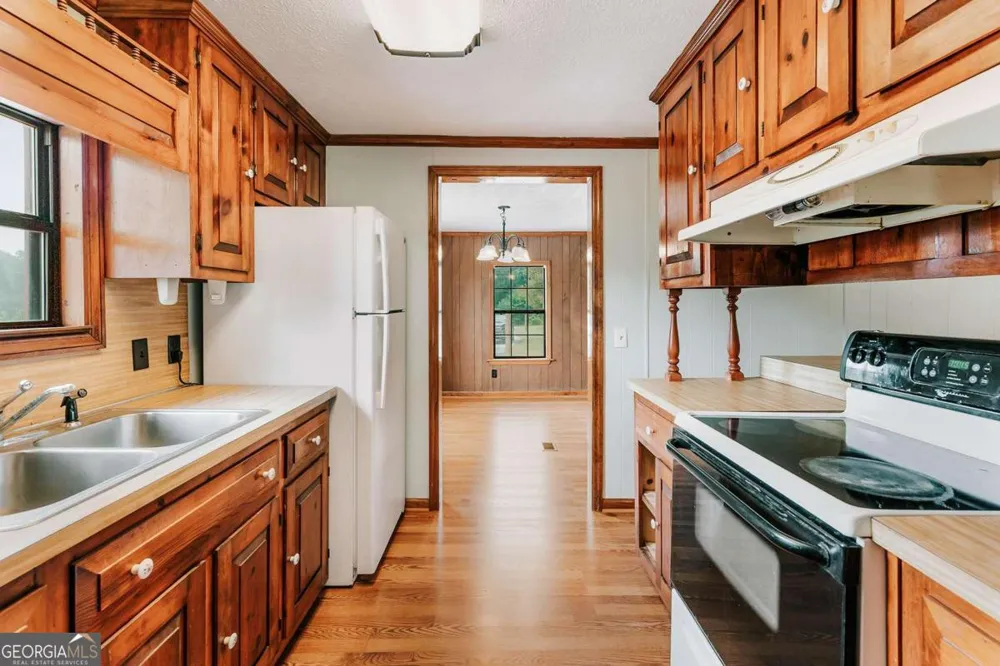 621 Elberton RD Lexington, GA 30648