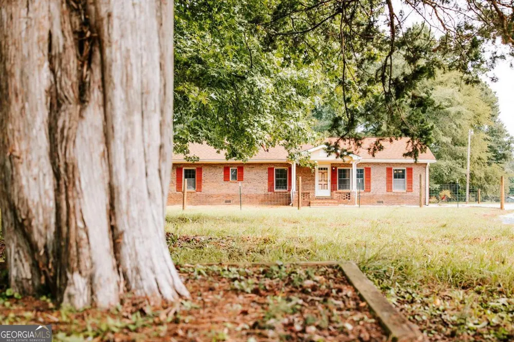621 Elberton RD Lexington, GA 30648