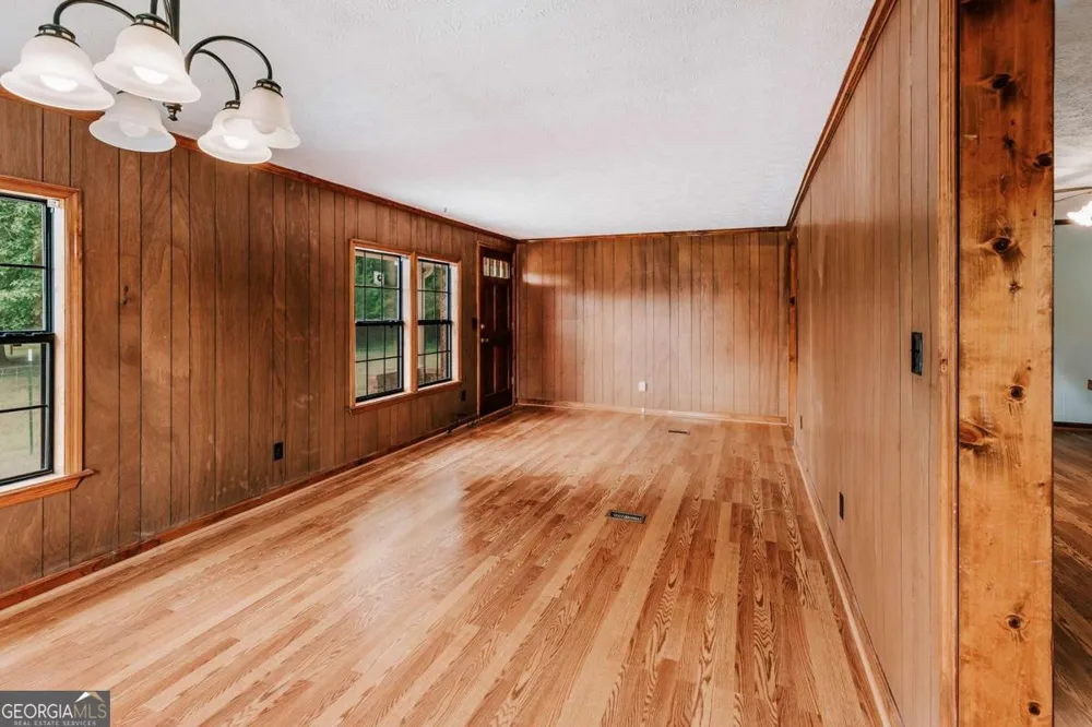 621 Elberton RD Lexington, GA 30648