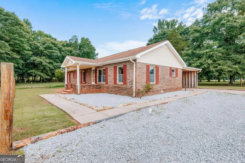 621 Elberton RD Lexington, GA 30648