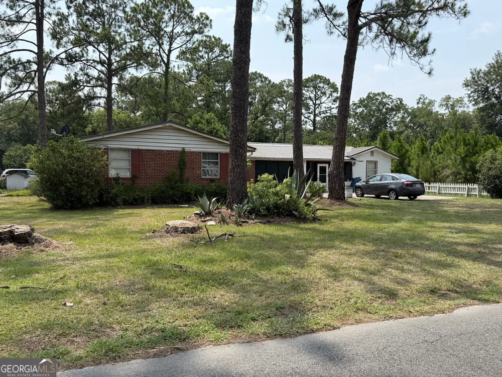 135 Morgan ST Waycross, GA 31501