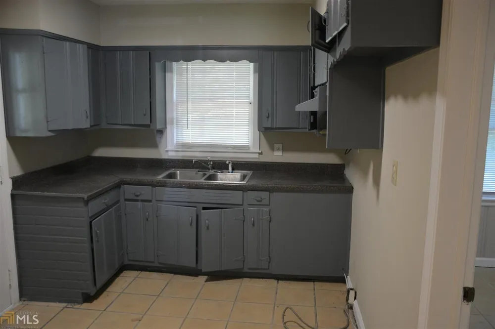 2336 Bonner RD East Point, GA 30344