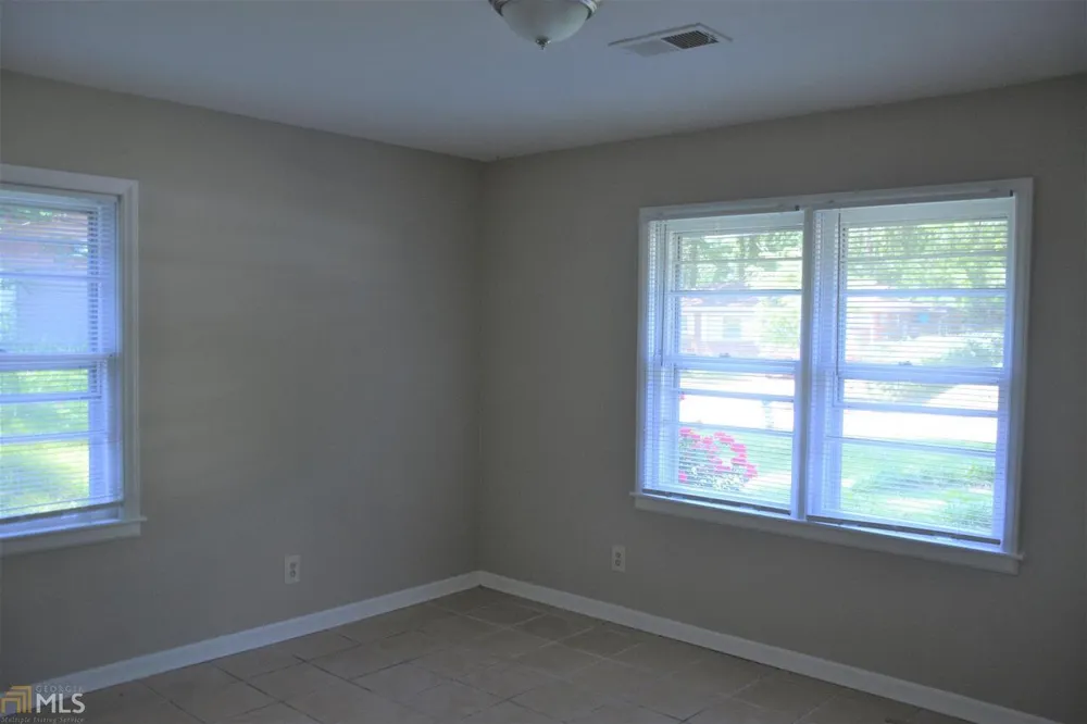 2336 Bonner RD East Point, GA 30344