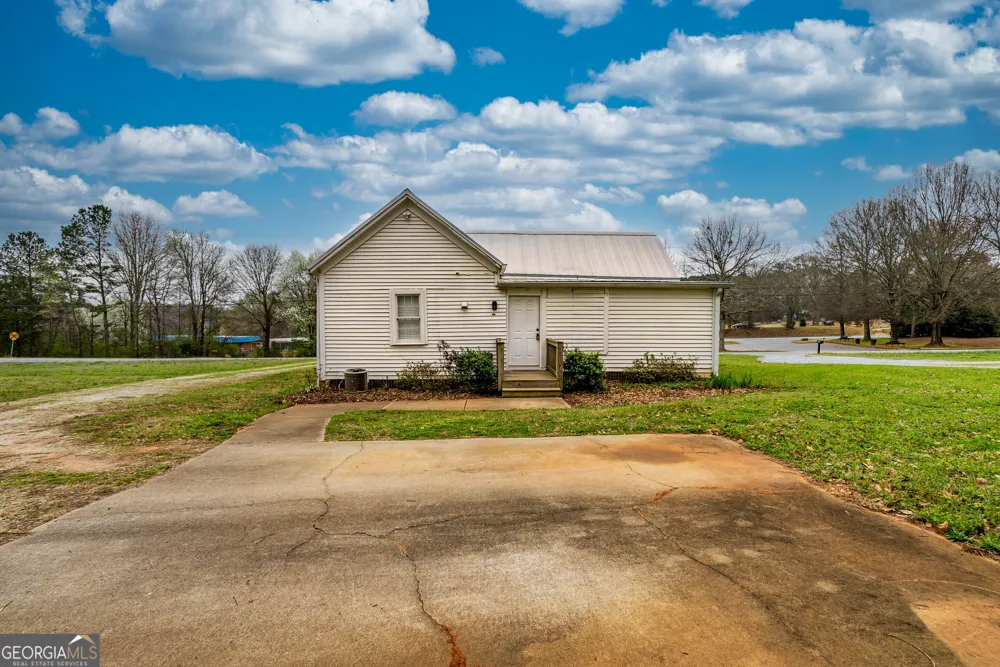 696 North AVE Madison, GA 30650