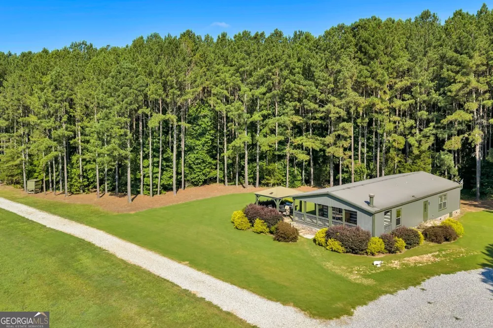 290 T W Leverette RD Jackson, GA 30233
