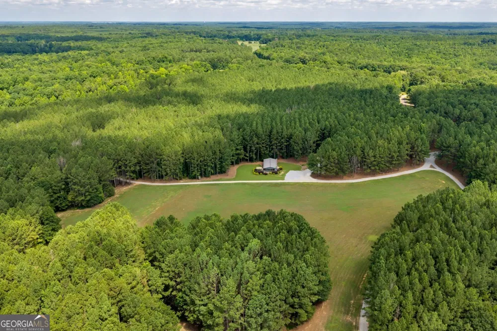 290 T W Leverette RD Jackson, GA 30233