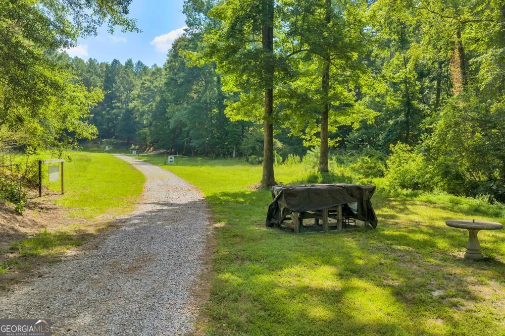 290 T W Leverette RD Jackson, GA 30233