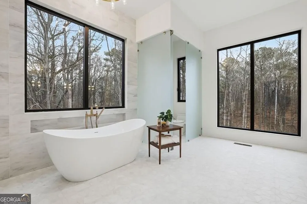 115 Oak Leaf TRL Milton, GA 30004