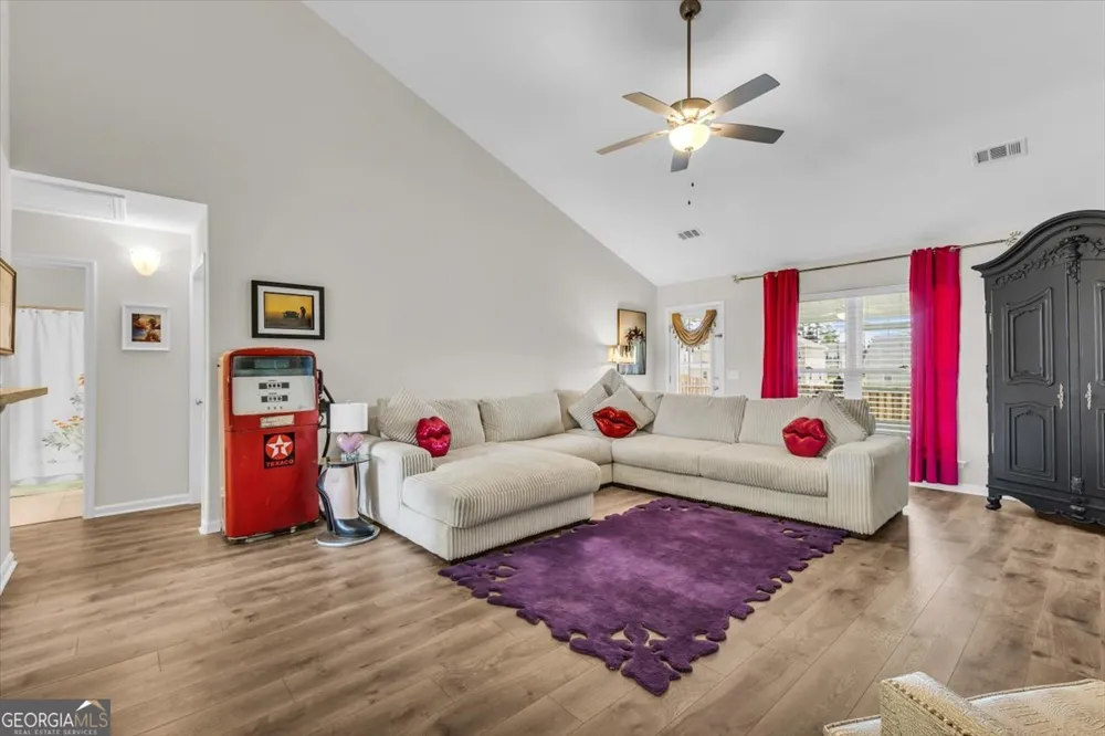 138 Grimsby RD Savannah, GA 31407
