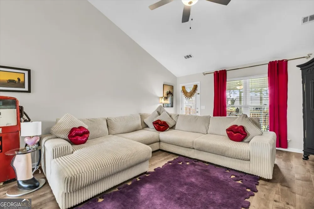 138 Grimsby RD Savannah, GA 31407