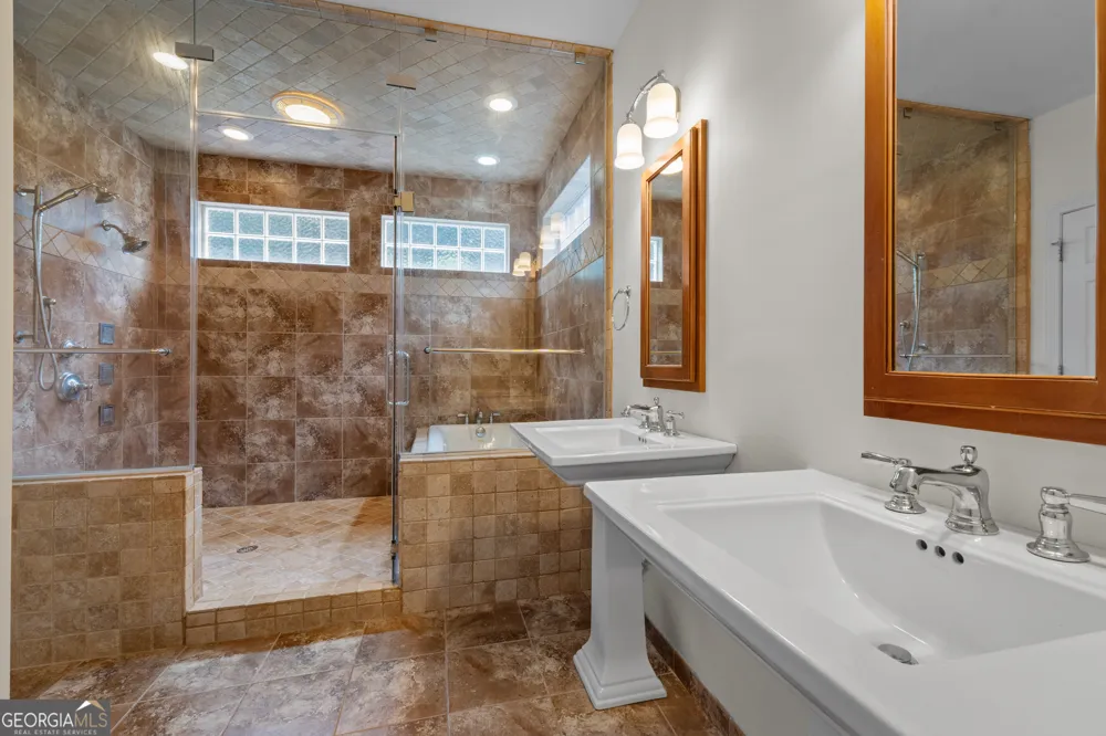 66 Hidden Lakes DR Carrollton, GA 30116