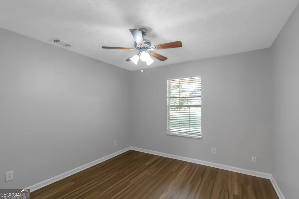 97 Livingston LN Covington, GA 30016