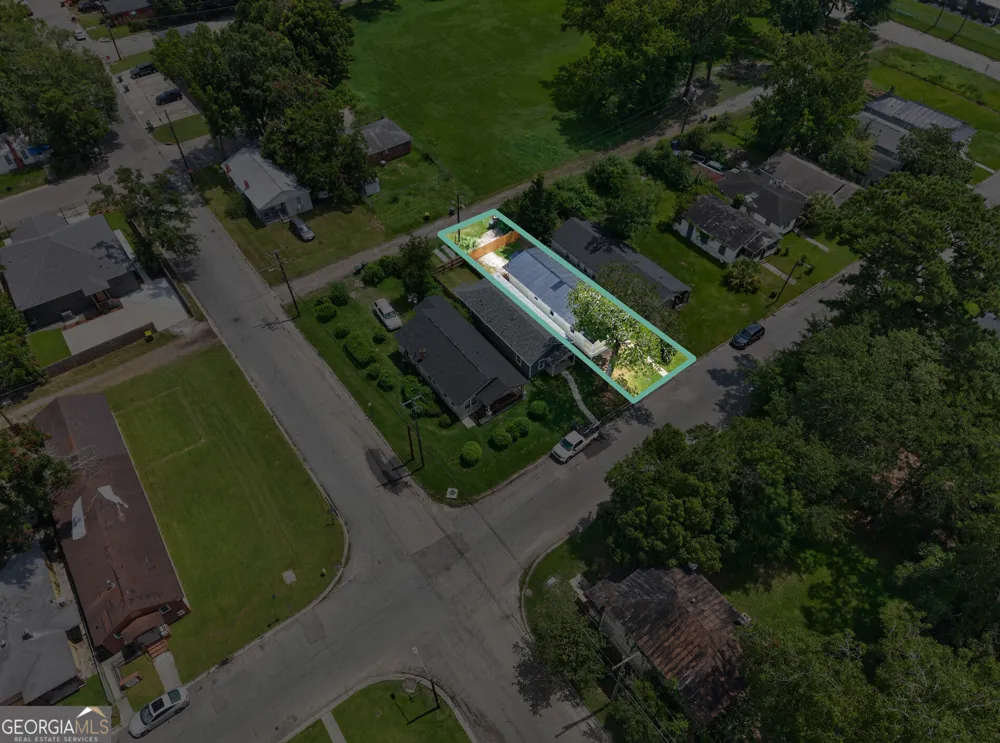 718 W 51st ST Savannah, GA 31405