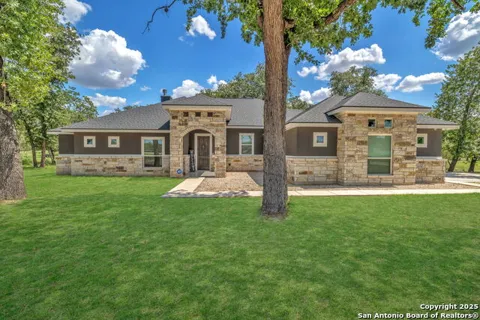 221 Cibolo Ridge Dr