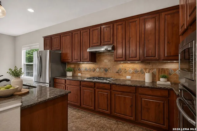 8419 SILENT CRK San Antonio, TX 78255