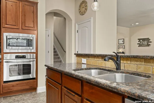 8419 SILENT CRK San Antonio, TX 78255