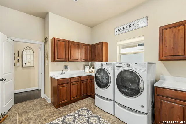 8419 SILENT CRK San Antonio, TX 78255