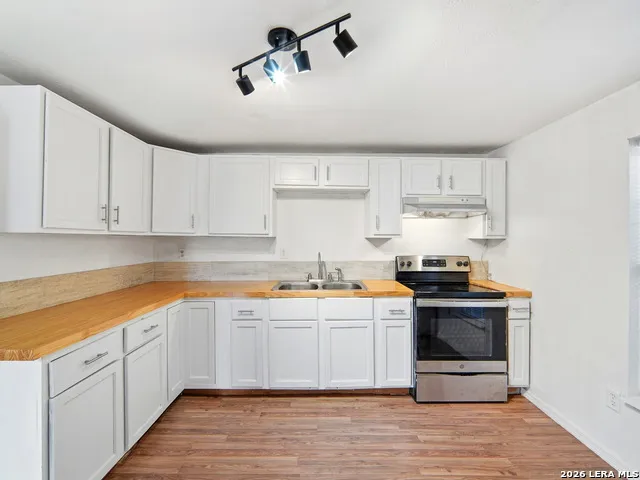 501 E WESTMEYER ST Poth, TX 78147