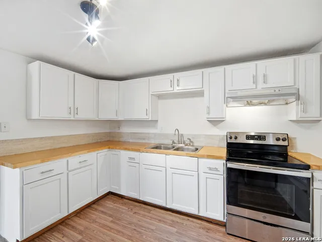 501 E WESTMEYER ST Poth, TX 78147