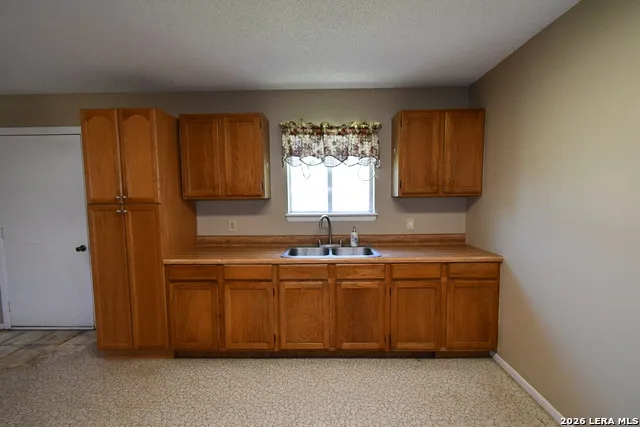 141 Turkey Dr Harper, TX 78631