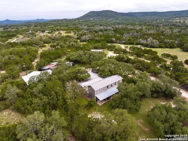 475 Stoney Hill Pipe Creek, TX 78063