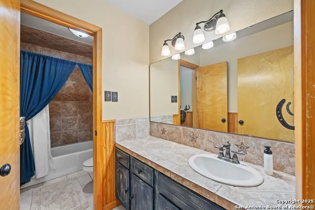 475 Stoney Hill Pipe Creek, TX 78063