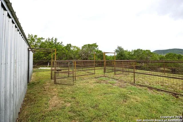 475 Stoney Hill Pipe Creek, TX 78063