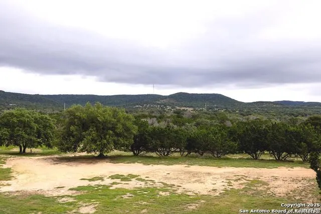 475 Stoney Hill Pipe Creek, TX 78063