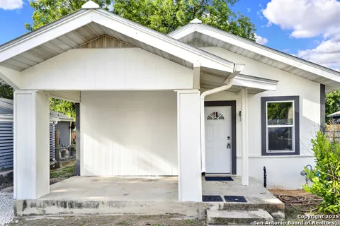1426 E Carson St.