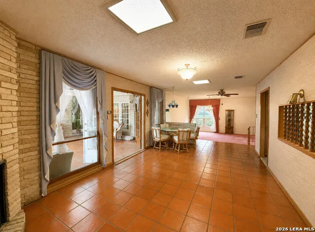 1210 Fontaine Dr San Antonio, TX 78219