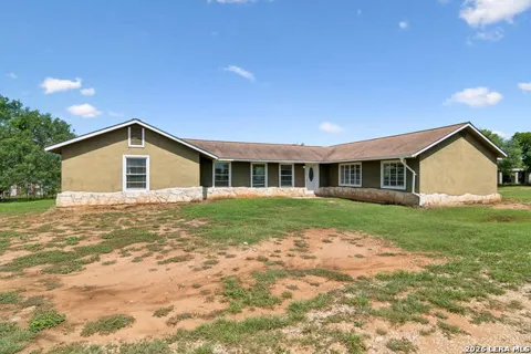 7627 TRIPLE OAKS DR