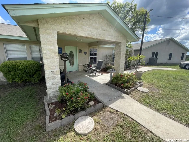 402 County Road 574 Castroville, TX 78009