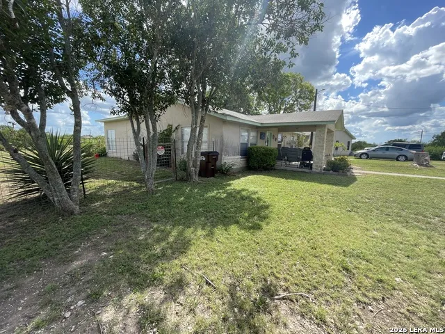 402 County Road 574 Castroville, TX 78009