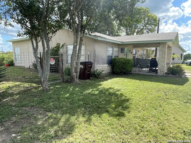 402 County Road 574 Castroville, TX 78009