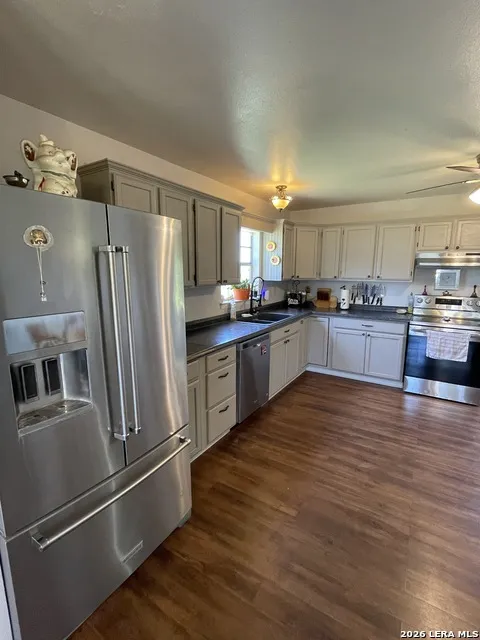 402 County Road 574 Castroville, TX 78009