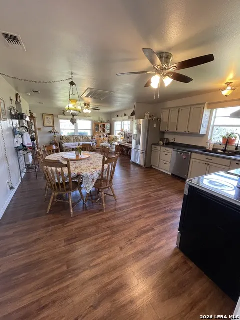 402 County Road 574 Castroville, TX 78009