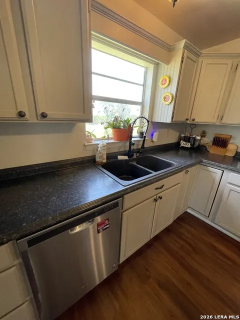 402 County Road 574 Castroville, TX 78009
