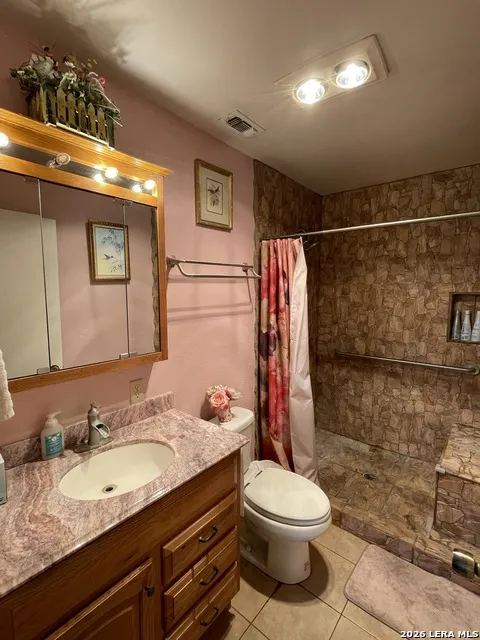 402 County Road 574 Castroville, TX 78009