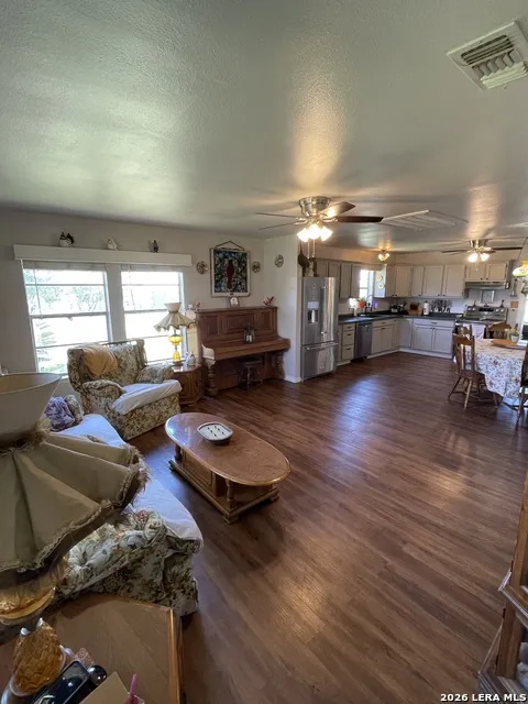 402 County Road 574 Castroville, TX 78009