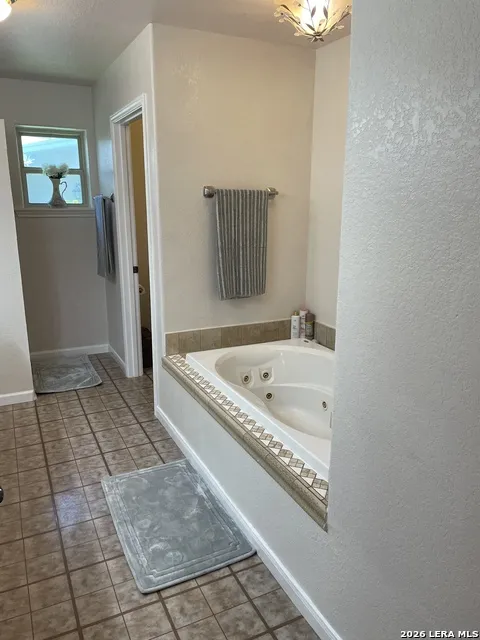 402 County Road 574 Castroville, TX 78009