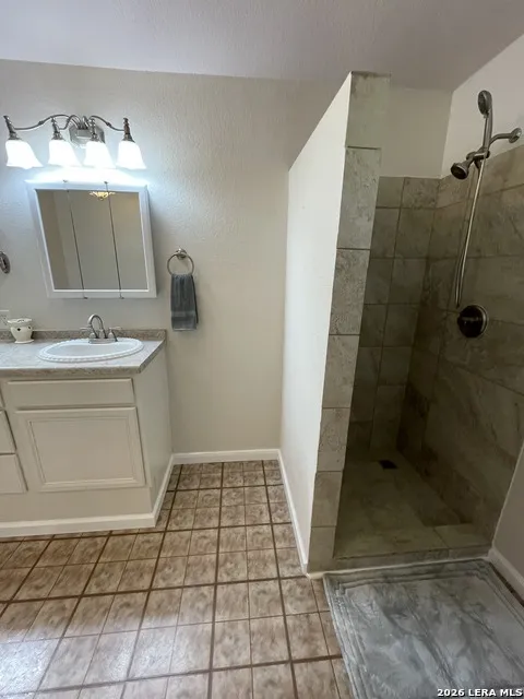 402 County Road 574 Castroville, TX 78009