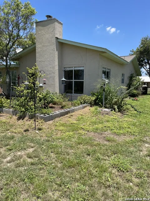 402 County Road 574 Castroville, TX 78009