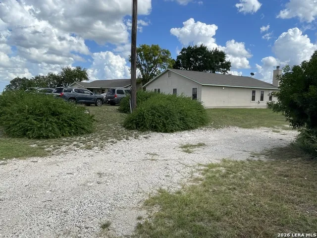 402 County Road 574 Castroville, TX 78009
