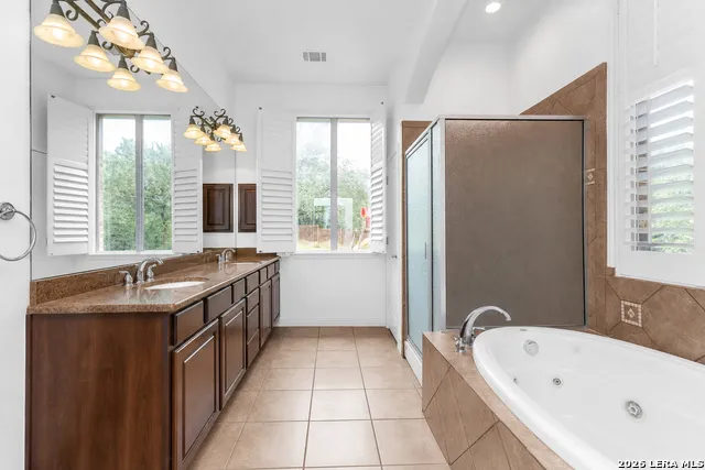 21703 Givenchy Hl San Antonio, TX 78256