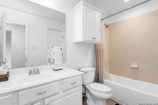 21703 Givenchy Hl San Antonio, TX 78256