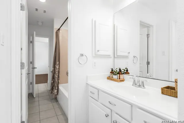 21703 Givenchy Hl San Antonio, TX 78256