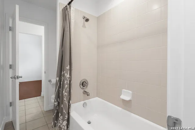 21703 Givenchy Hl San Antonio, TX 78256