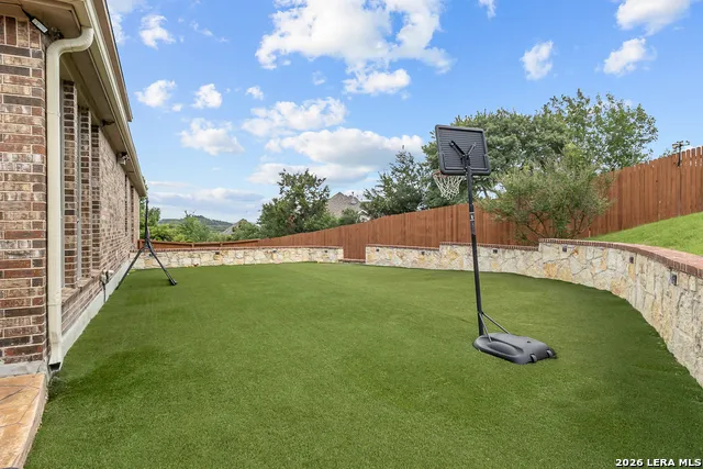 21703 Givenchy Hl San Antonio, TX 78256