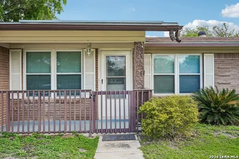 215 Hialeah Ave